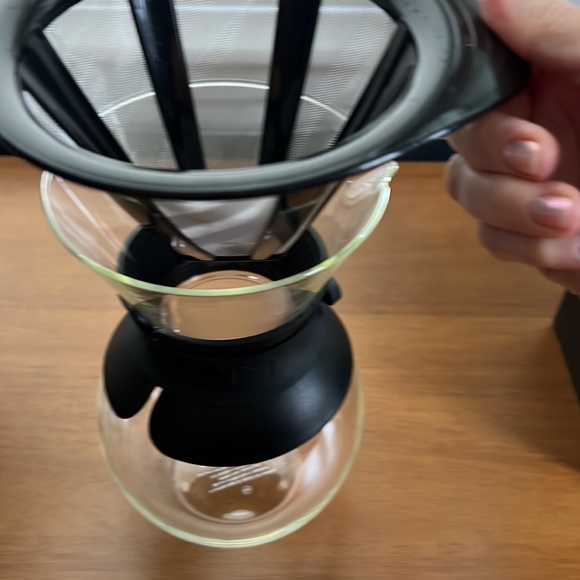 Bodum Pour Over Coffee Maker with Permanent Filter, 1 Liter, 34 Ounce Black Band - Picture 2 of 4